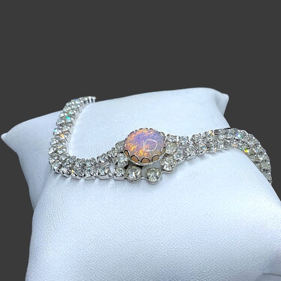 🌺Vintage Rhinestone & Opal Glass Bracelet - Picture 4 of 11
